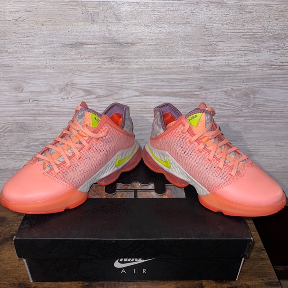 Nike LeBron 19 XIX Low Basketball Shoes - Men’s Size 6.5 //// Women’s Size 8 - Picture 6 of 9